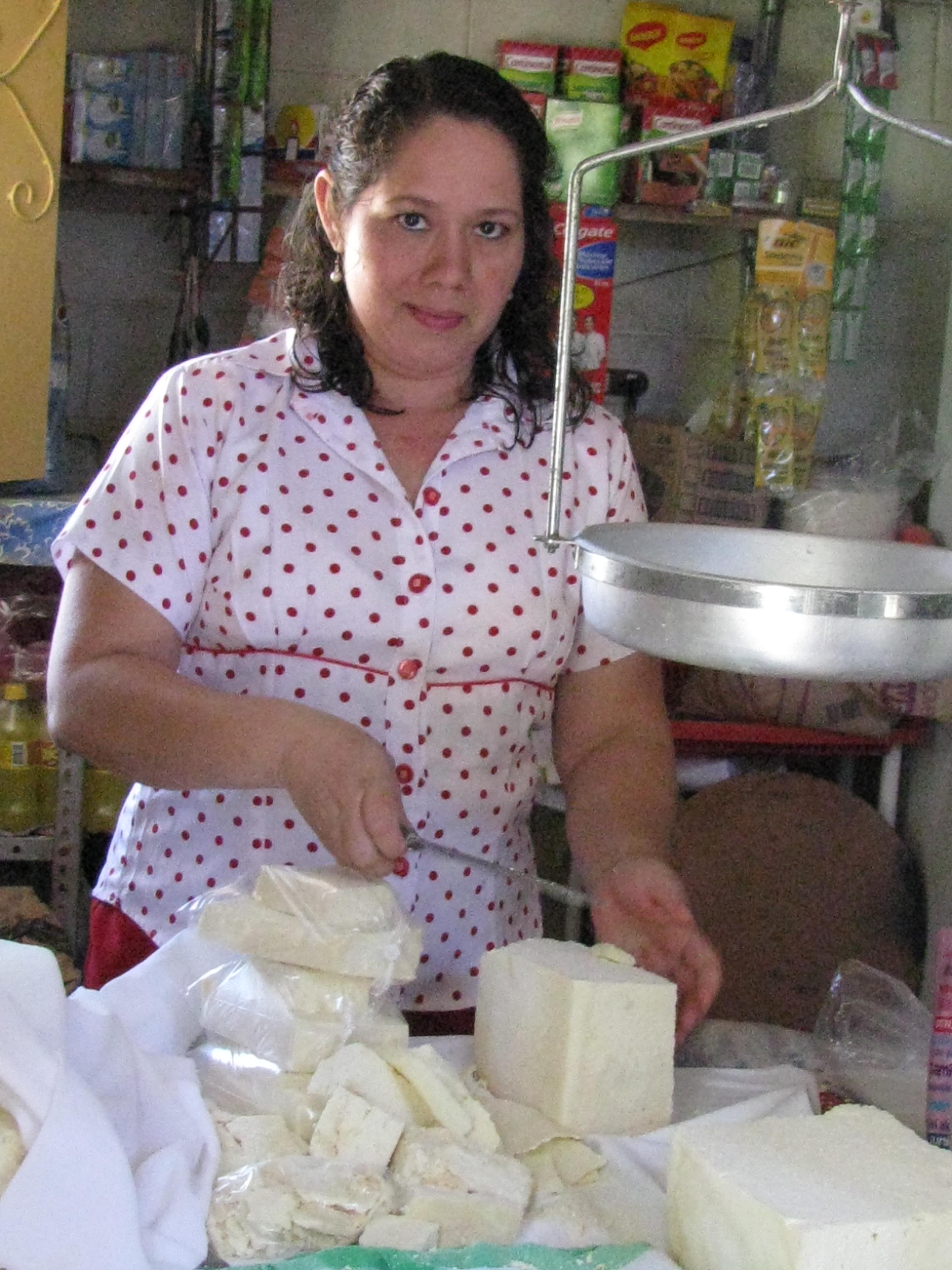 La-Vaquita-Isabel-w-cheese-pkgs