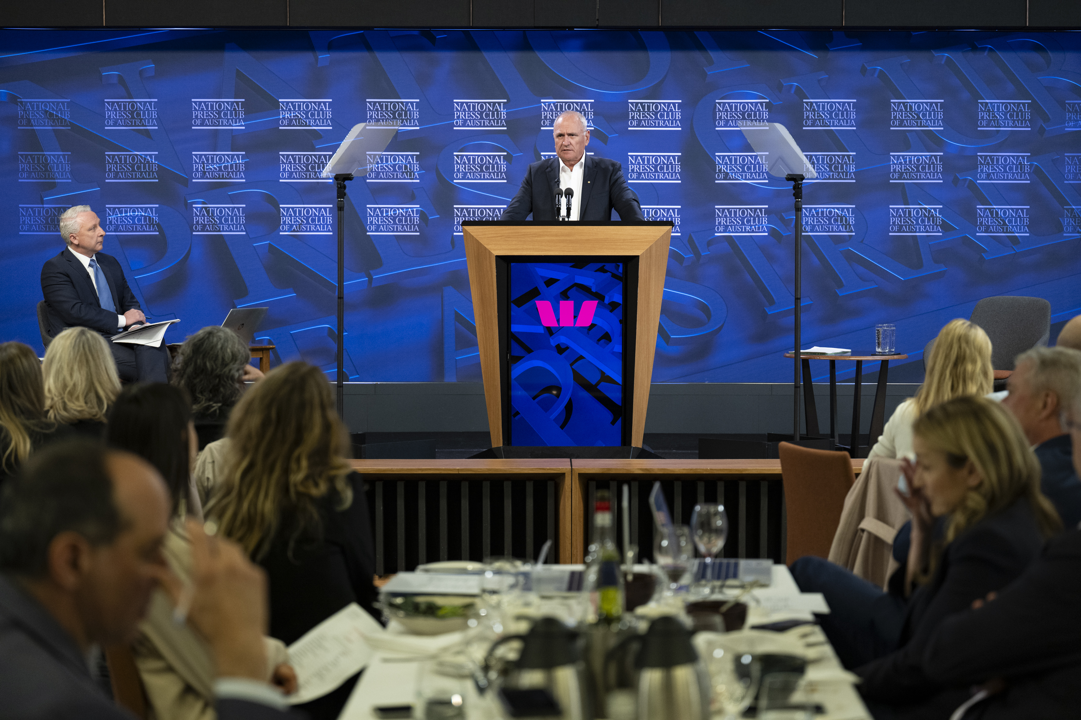 Ken Henry speaks at the National Press Club. Photo: National Press Club