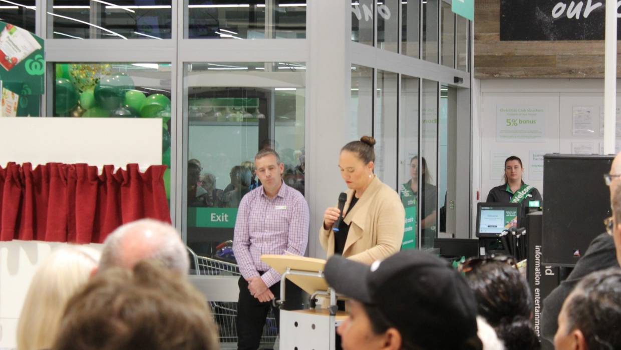 Minister Sepuloni opens Countdown Hawera yesterday