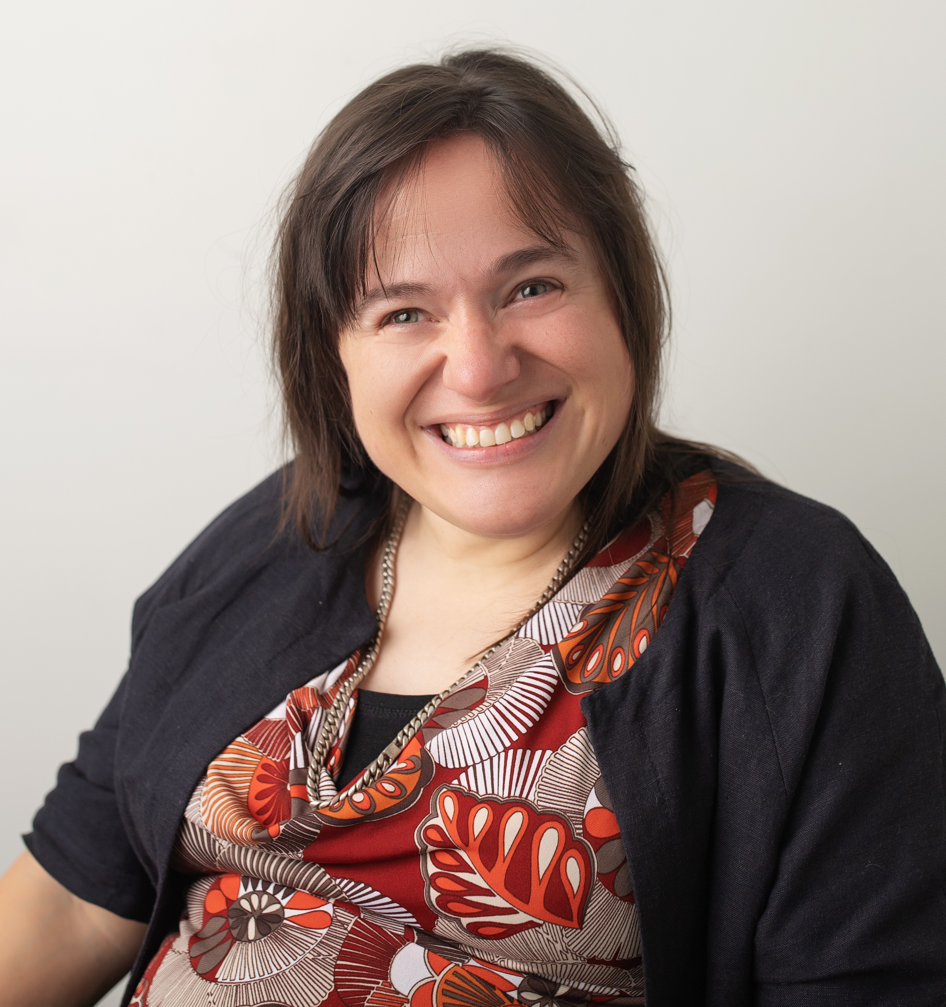 Amy Hogan Headshot