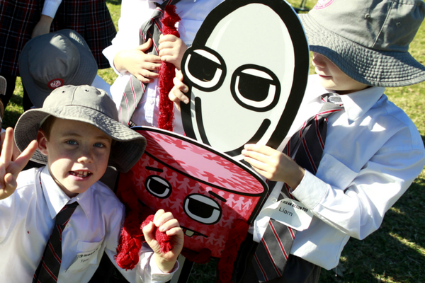 kids_w_spoon_nurdle.png