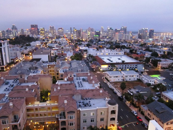 Uptown_and_Downtown.jpg Uptown_and_Downtown.jpg