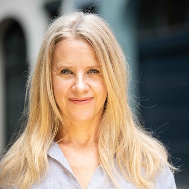 Jennifer Sears headshot