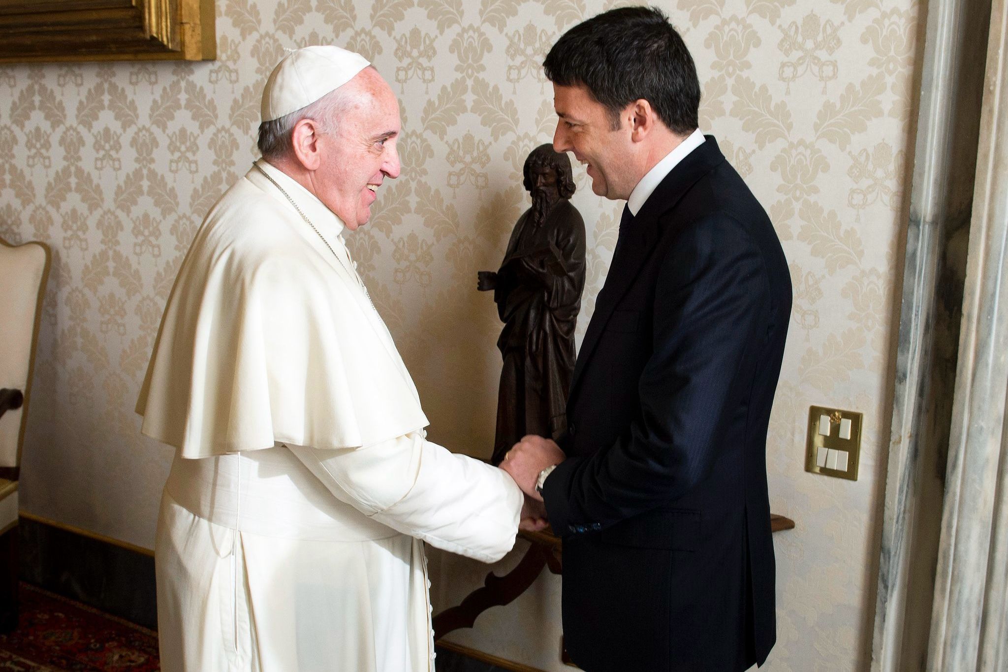 Renzi: «Né di sinistra, né di destra. Mi colpì la sua umanità»