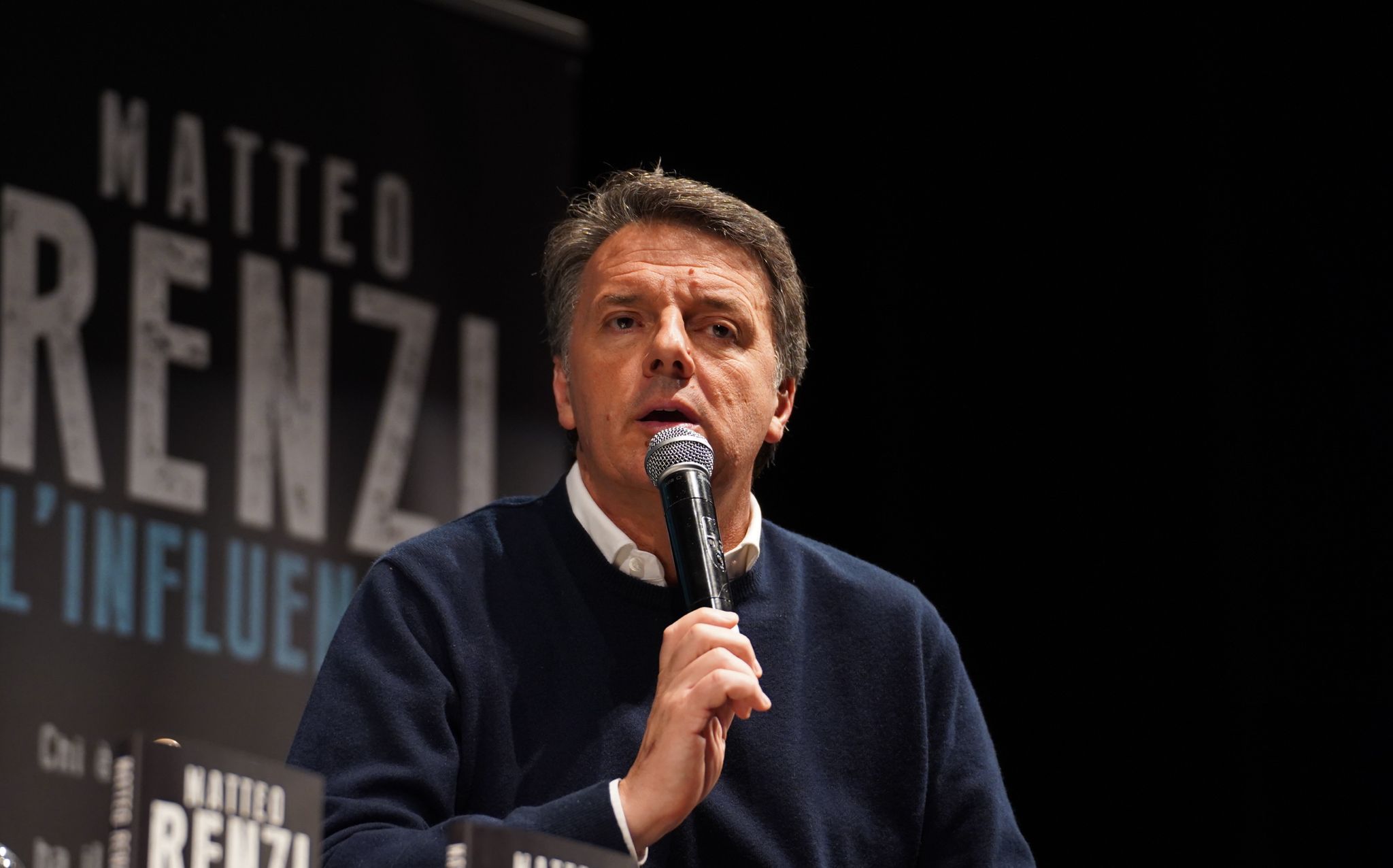 Renzi: «Guerra ideologica su Jobs Act. Sinistra pensi a salari e bollette»
