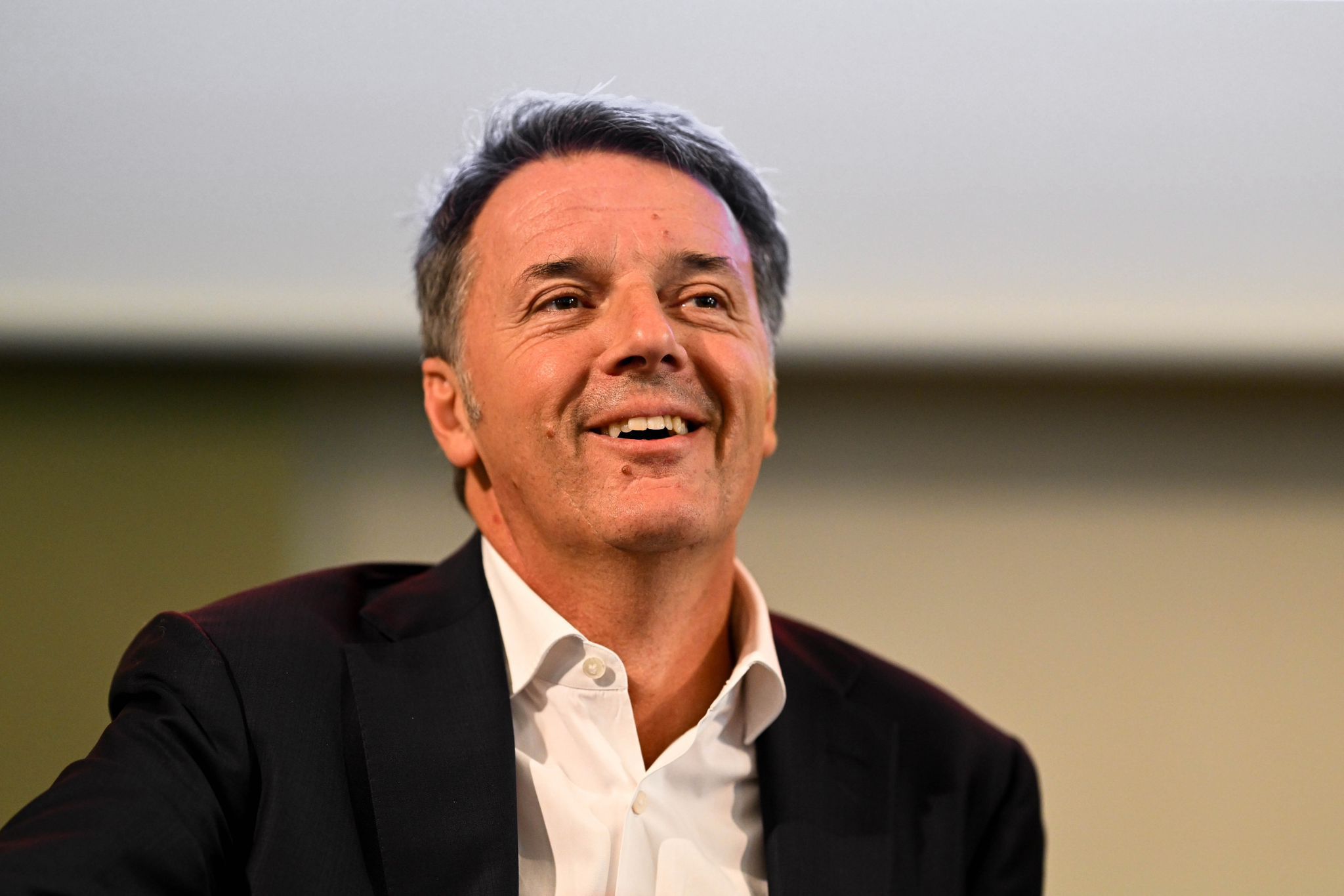 Renzi, l’oppositore non fantasma. «L’incantesimo della influencer sta svanendo»