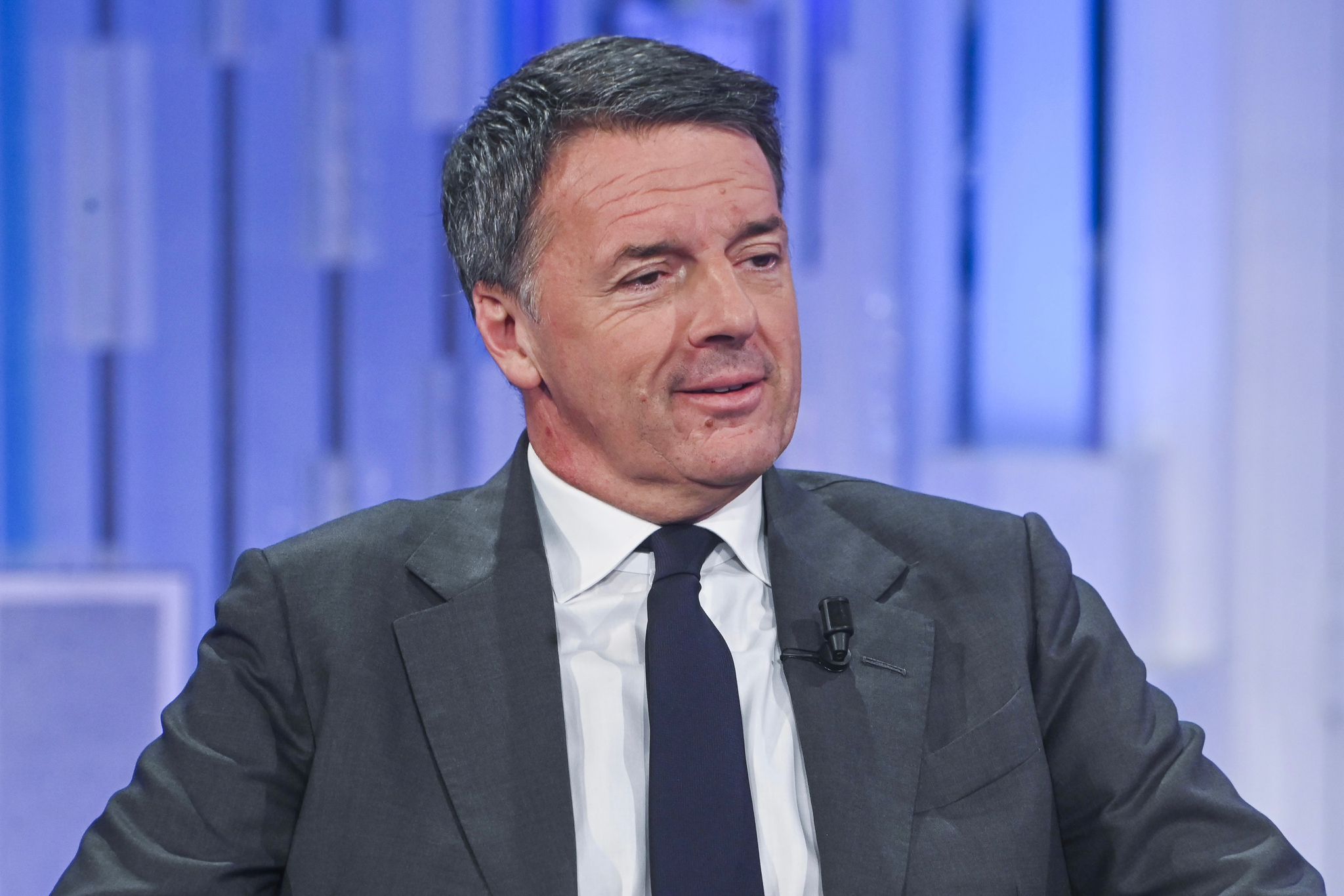 Renzi: «L'incantesimo è finito e Meloni ora è nel bunker. Il centrosinistra ci creda»