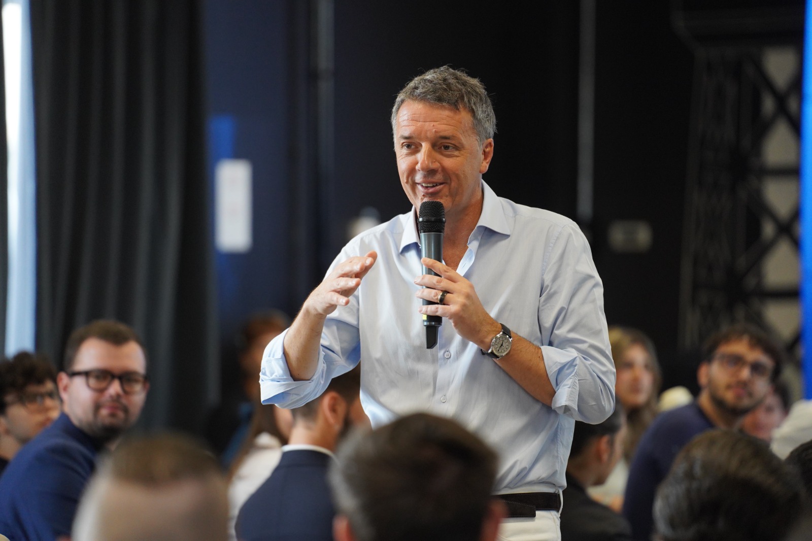Renzi: «Crolla il ponte con Donald. Meloni finita in un vuoto galattico»