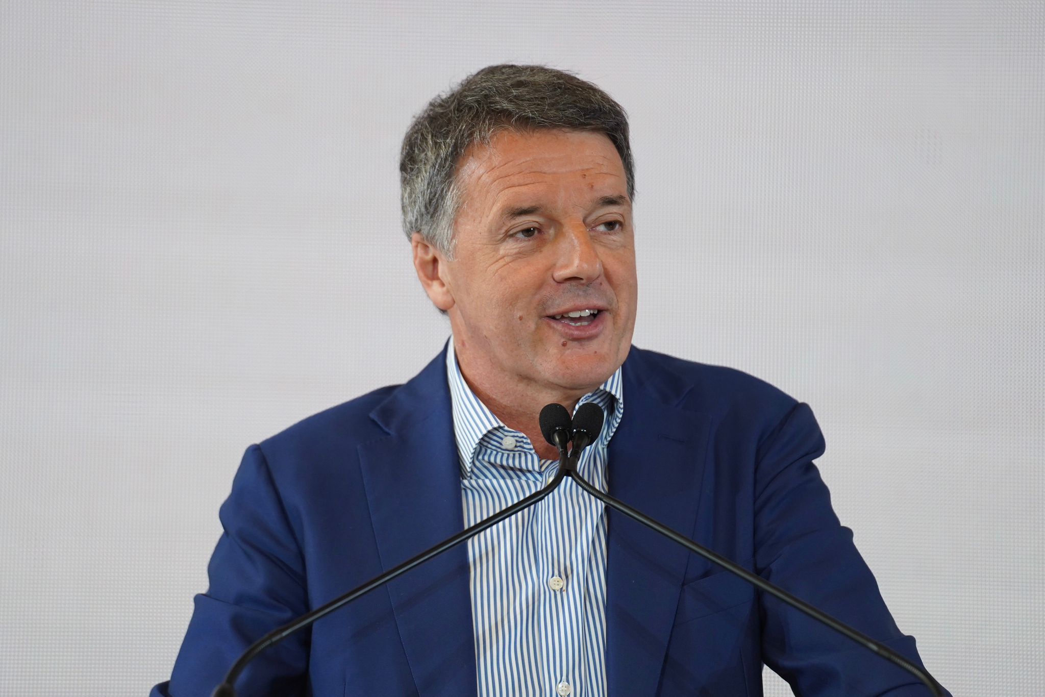 Renzi: «È l’ora della responsabilità, mettiamo da parte le ripicche e occupiamoci di stipendi e sicurezza»