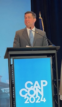 Dennis Hennen speaking at MML Capitol Conference.