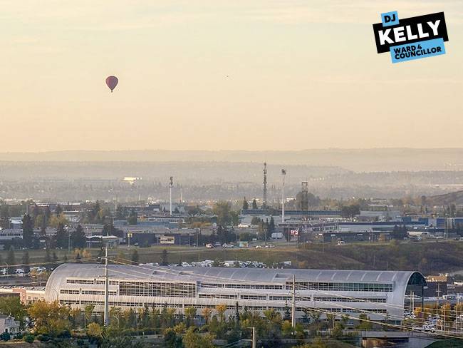 Img Alt: A hot air balloon flies near the City of Calgary's Water Services building on Sept. 27, 2026. (Aryn Toombs / Ward 4)