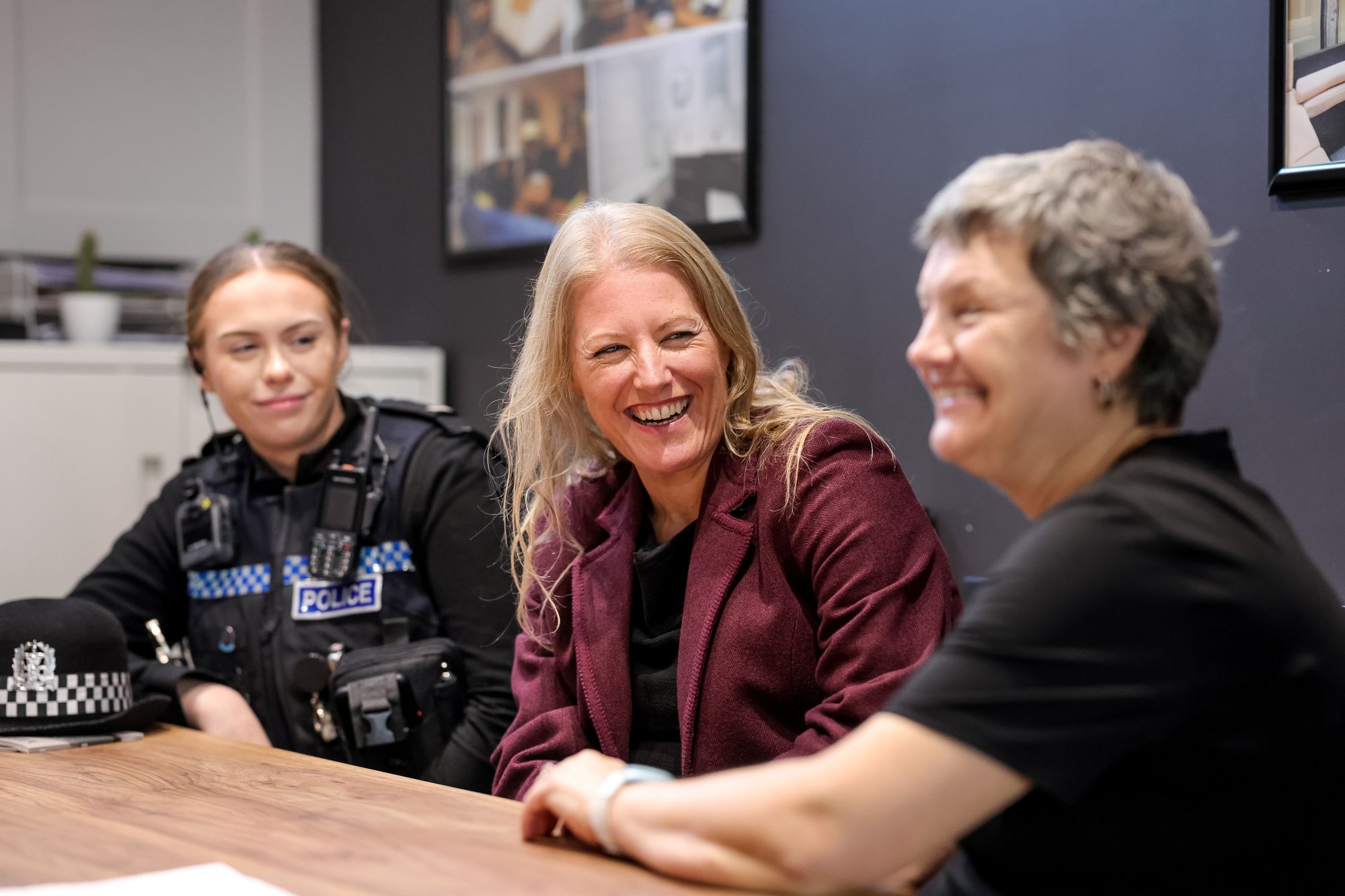 donna_chat_police.jpg