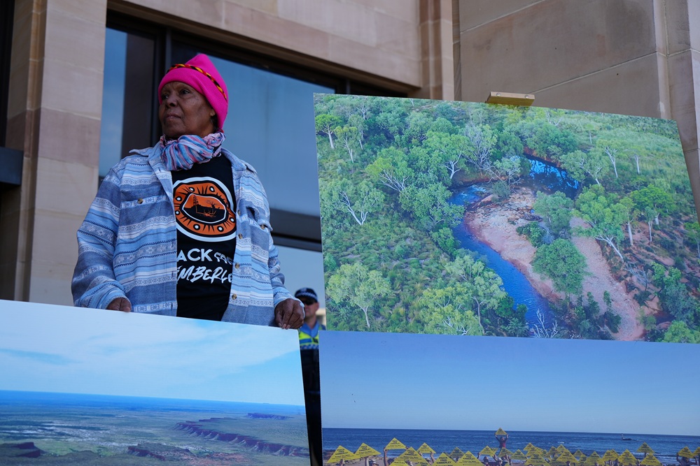 The photo to the right is Mt Hardman Creek which is very close to proposed fracking Photo by Nick Doyle The photo to the right is Mt Hardman Creek which is very close to proposed fracking Photo by Nick Doyle