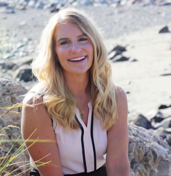 Holly Sullivan Headshot