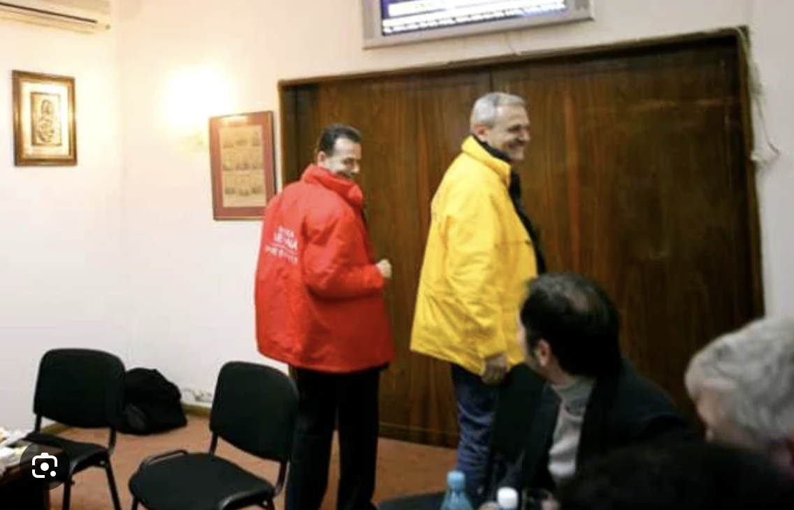 Orban și Dragnea schimbând geci