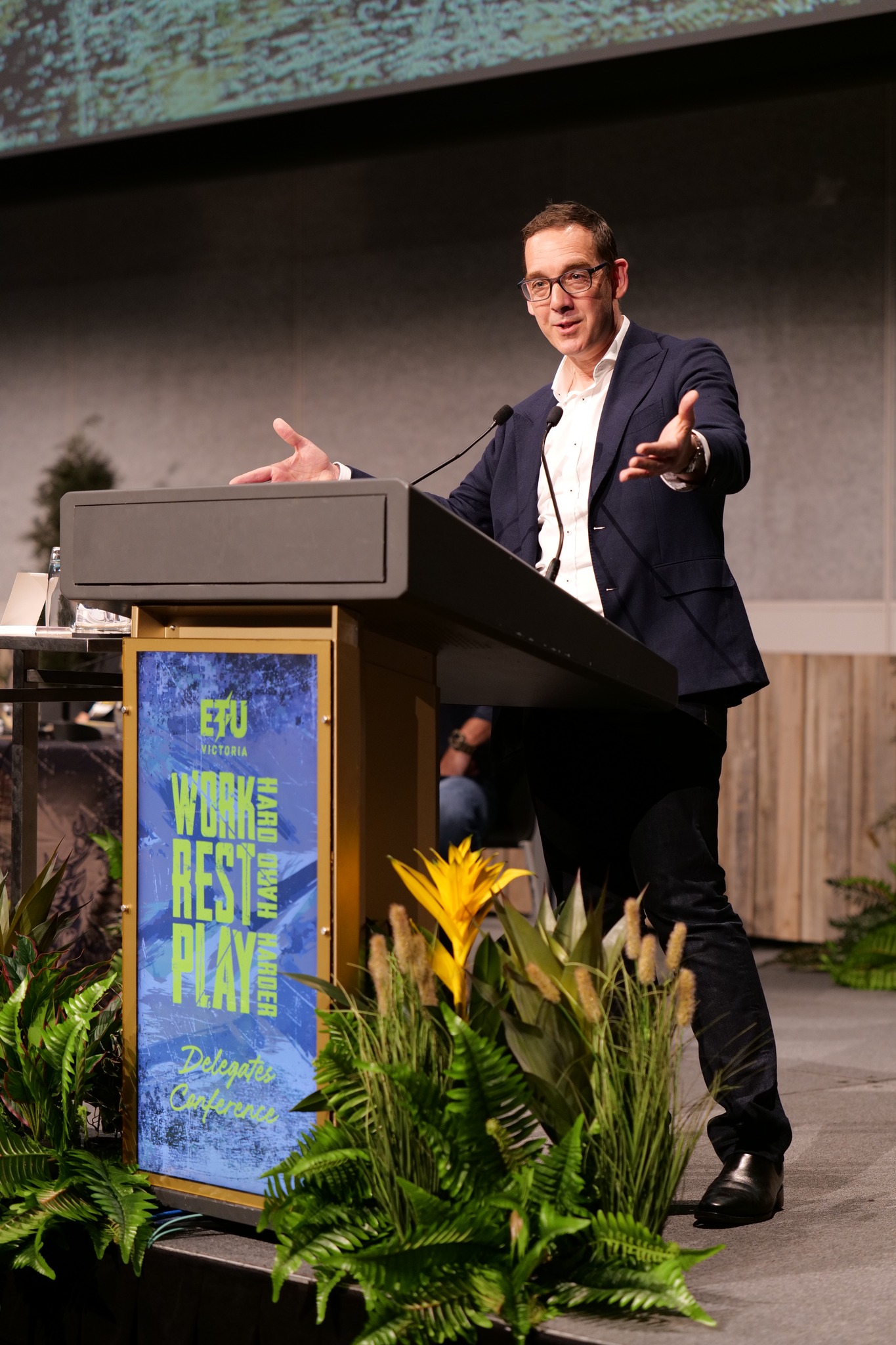Steve Dimopoulos at the ETU conference delivering his guns in the parks promise