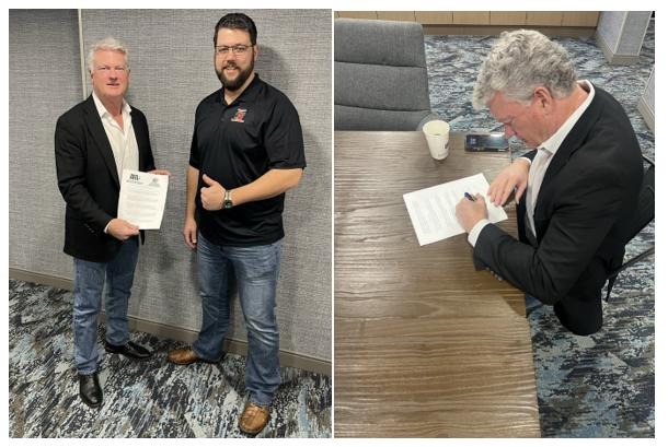 Mike Collins Signs the GGO Survey!