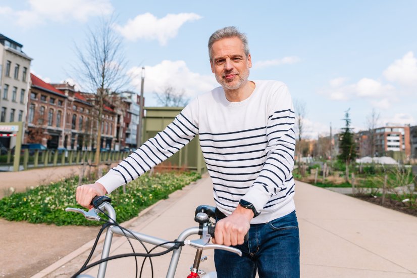 Meer dan 1 op 3 fietspaden langs gewestwegen zijn moordstrookjes: Groen dringt aan op actie