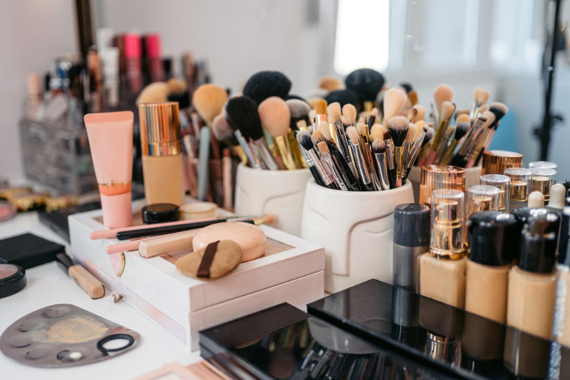 EU-Commissie wil meer kankerverwekkende chemicaliën in cosmetica toestaan