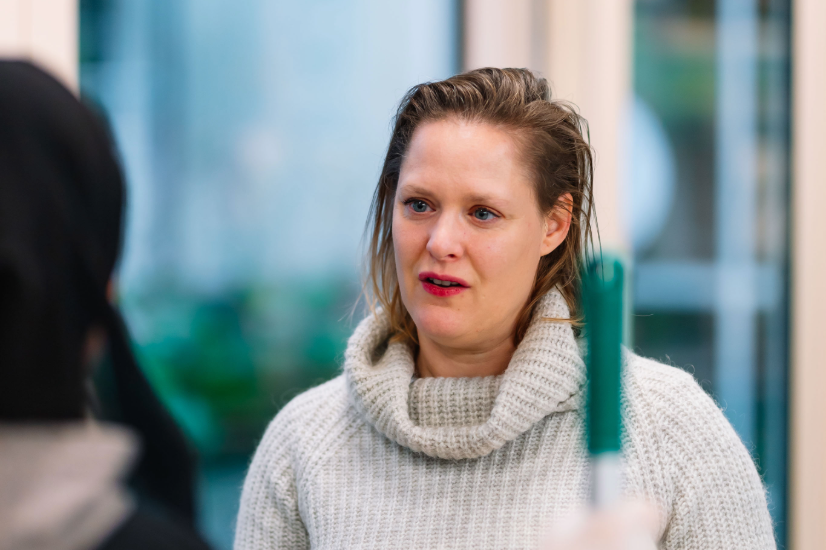 Oppositie en meerderheid willen samen gezondheid poetshulpen beter beschermen