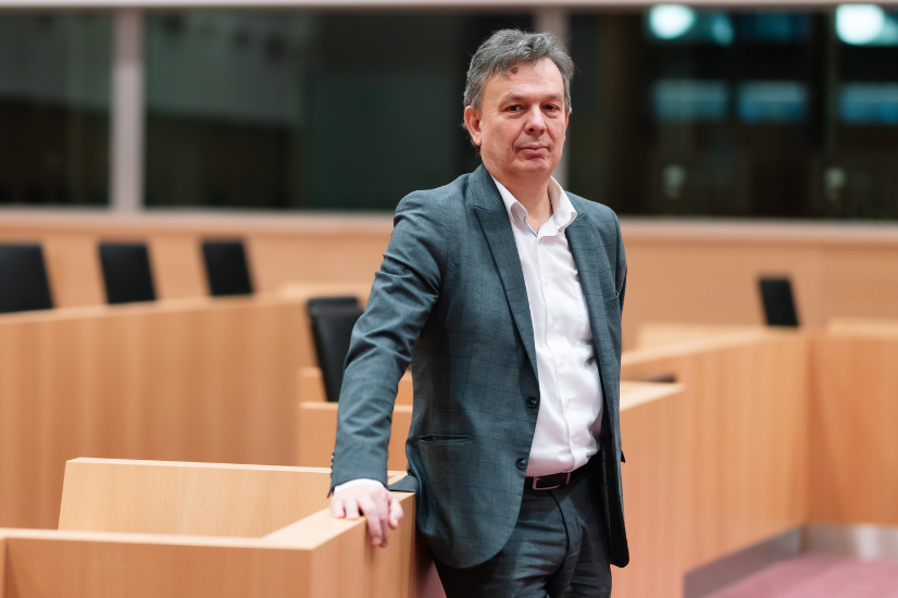 Nieuwe rechter Grondwettelijk Hof: 