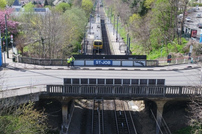 Ingebruikname nieuwe intermodale brug van het station Sint-Job Ukkel: een brug die de wijk verbindt