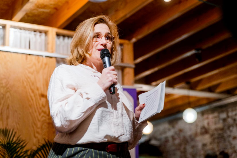 Elke Van den Brandt: 