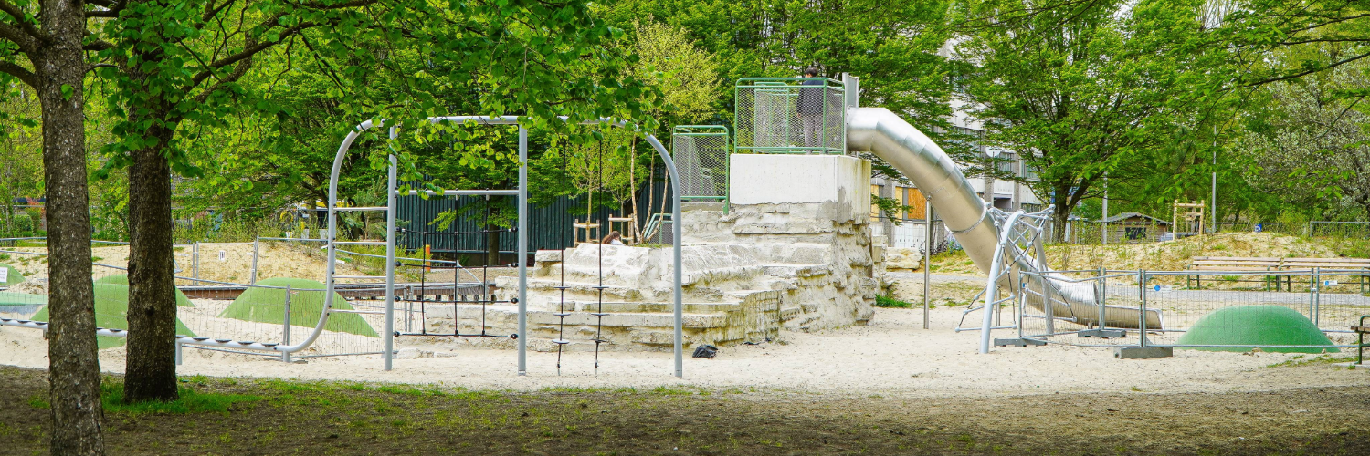 Feestelijke opening van het Patrice Lumumbapark op Buitenspeeldag