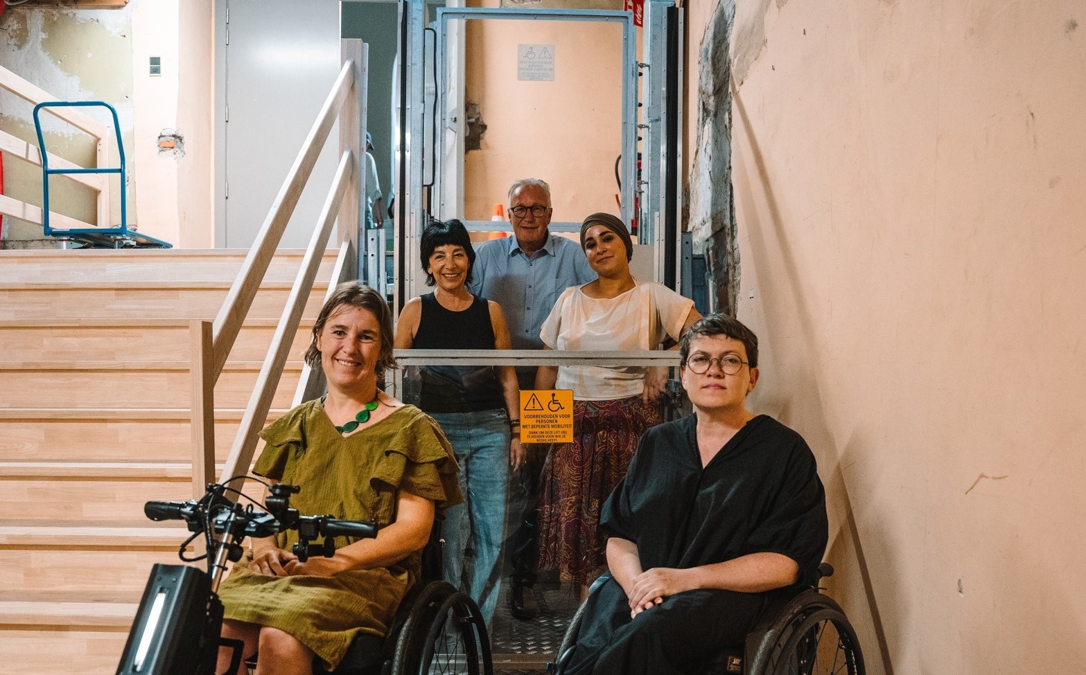 Nieuwe plateau- én traplift voor het Stadhuis