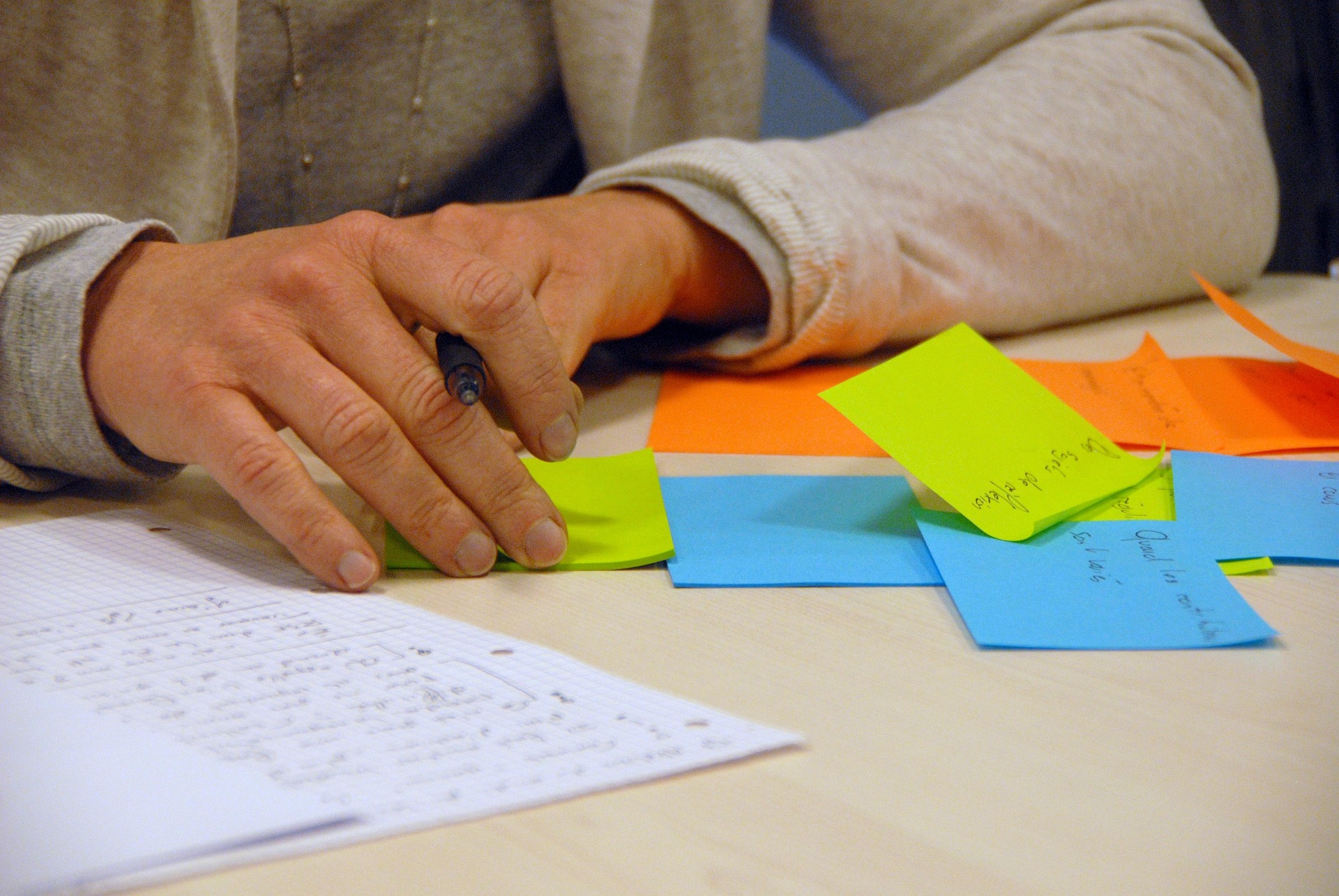 post-itparticipatie: afbeelding met veelkleurige post-its
