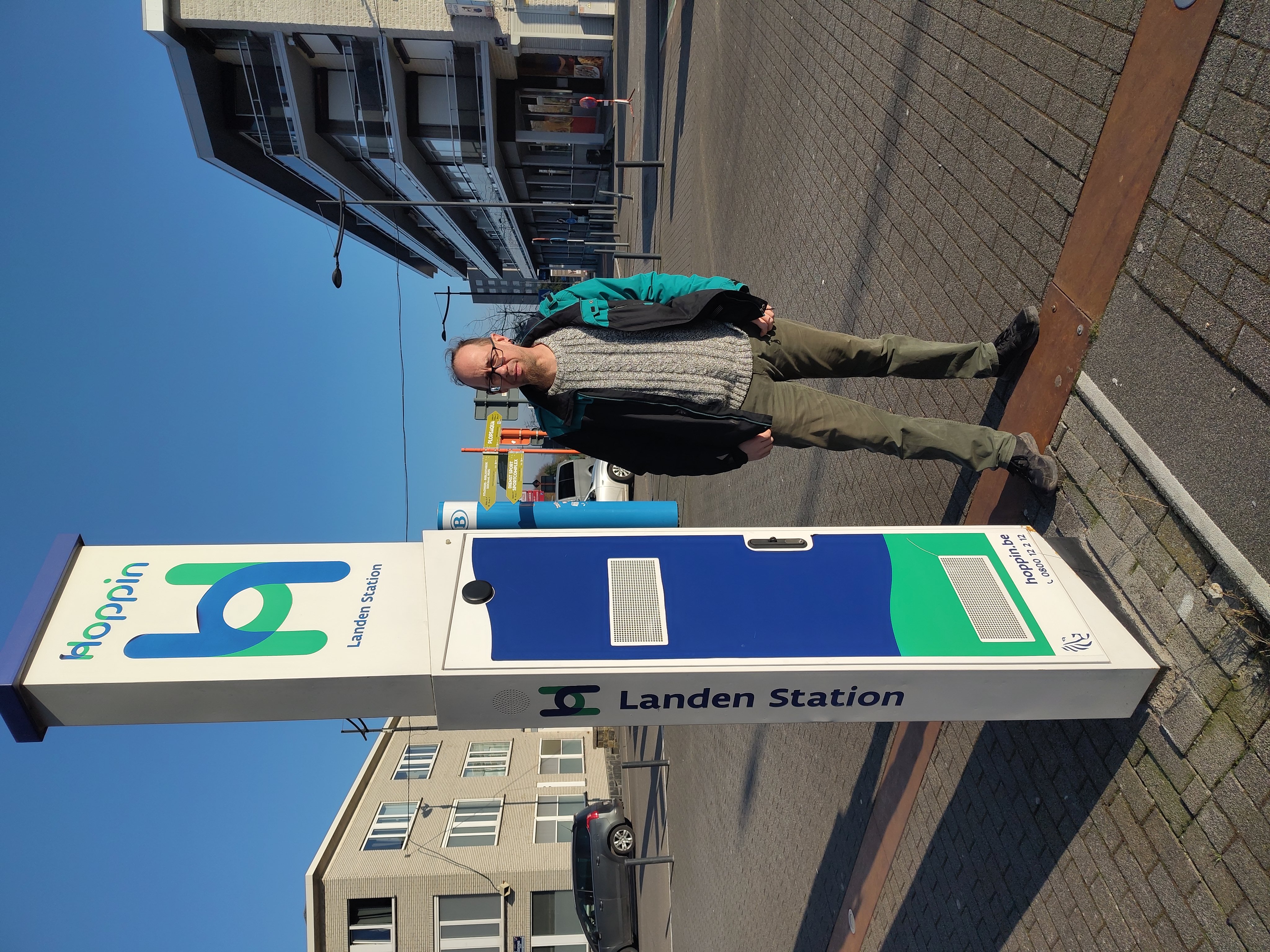 De Vlaamse overheid organiseert mobiliteitsarmoede en eenzaamheid
