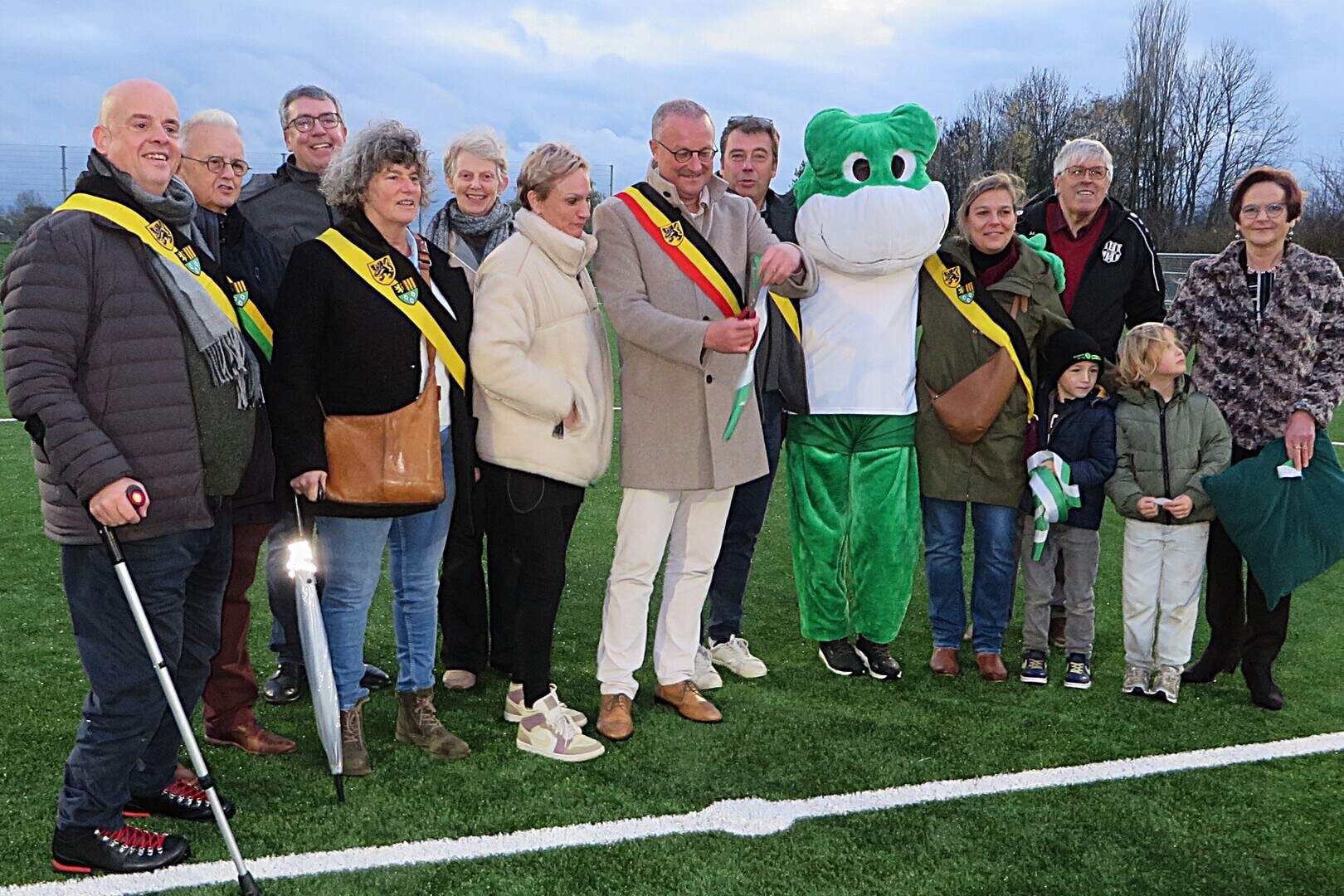 SK Laar opent nieuw kunstgrasveld als investering in toekomst van de club