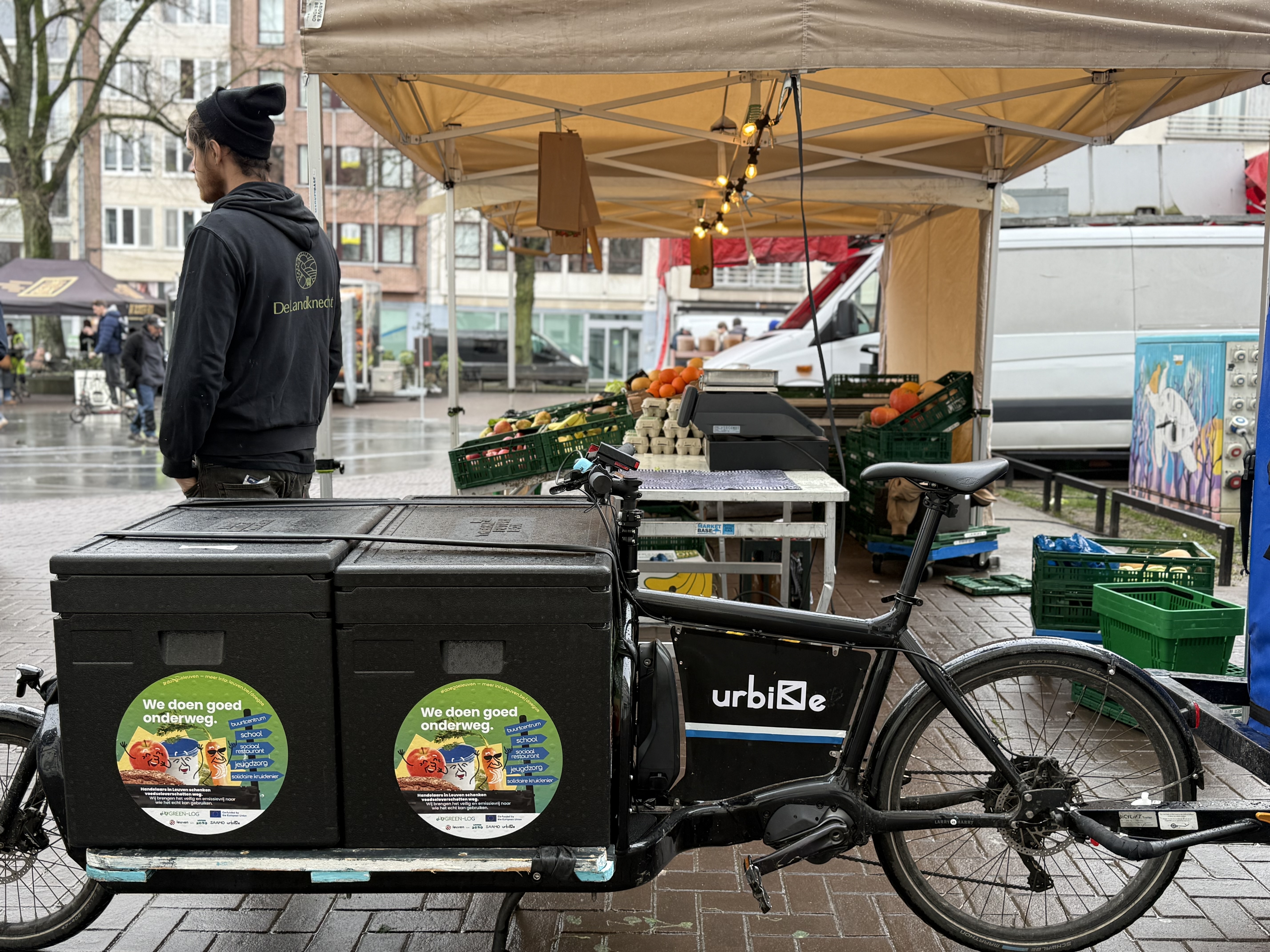 Leuven herverdeelt voedseloverschotten handelaars met cargofietsen