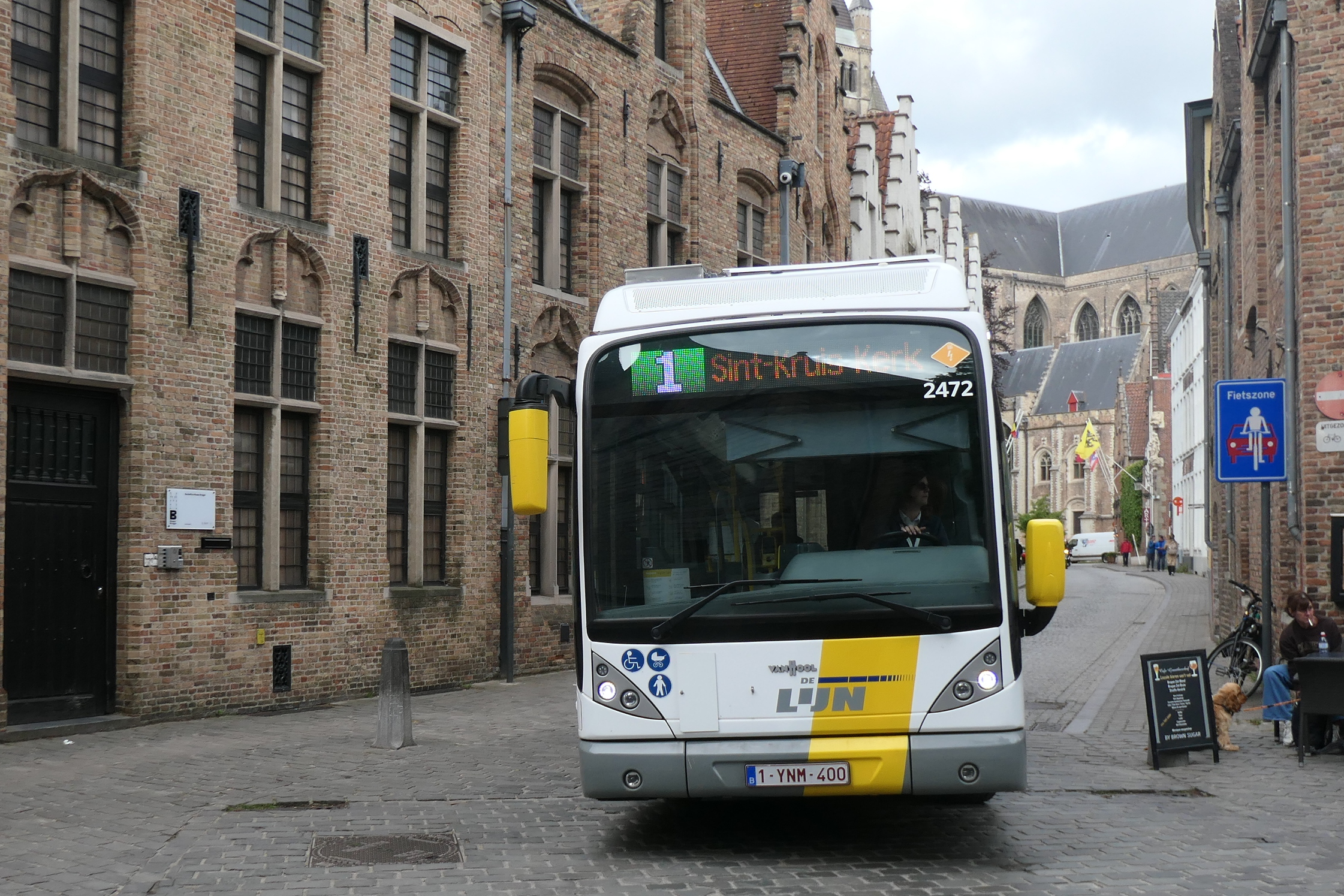 Vlaamse regering snoeit in busaanbod  De Lijn in Zeebrugge. “Dit lijkt sterk op contractbreuk”