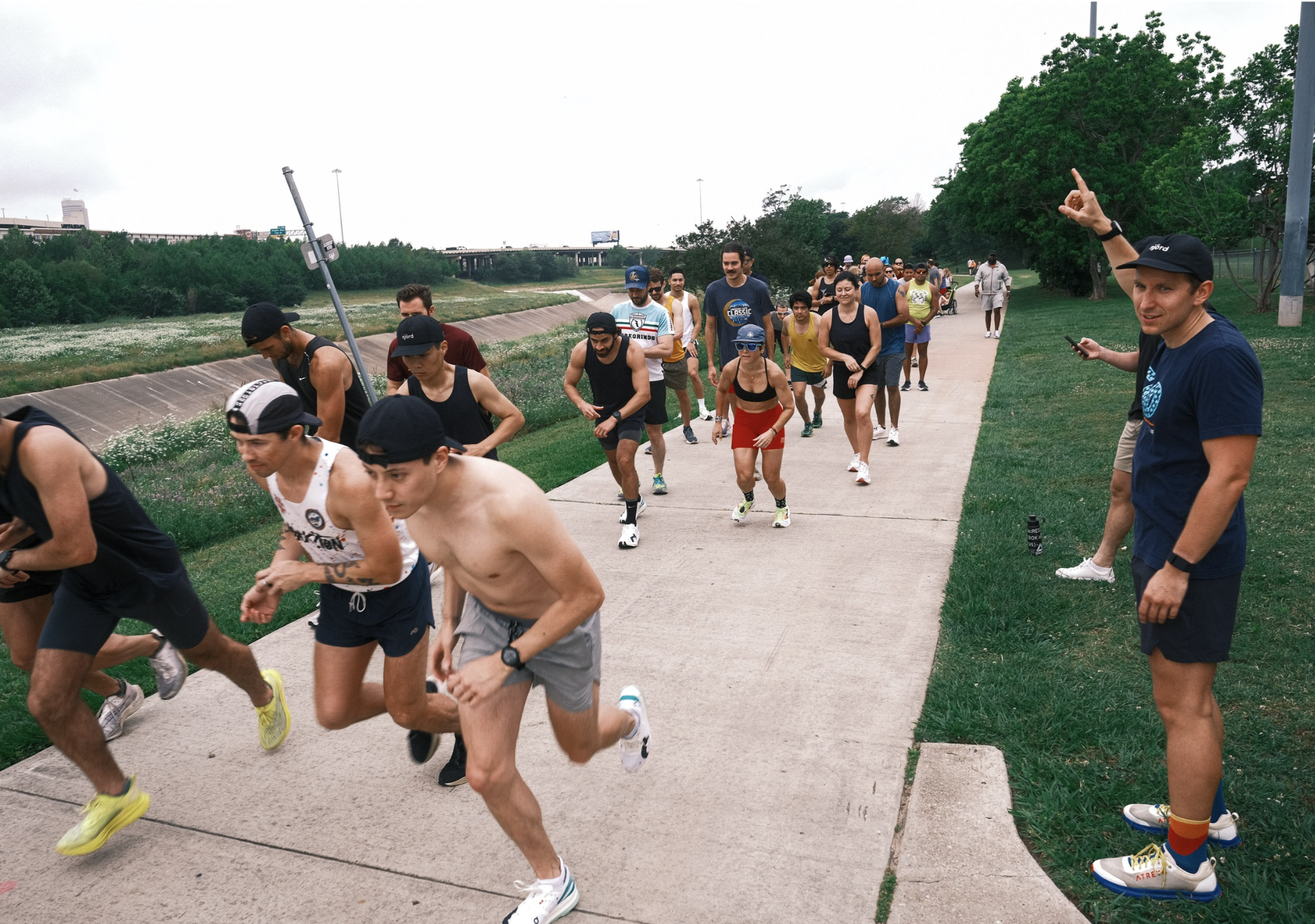Runners starting line