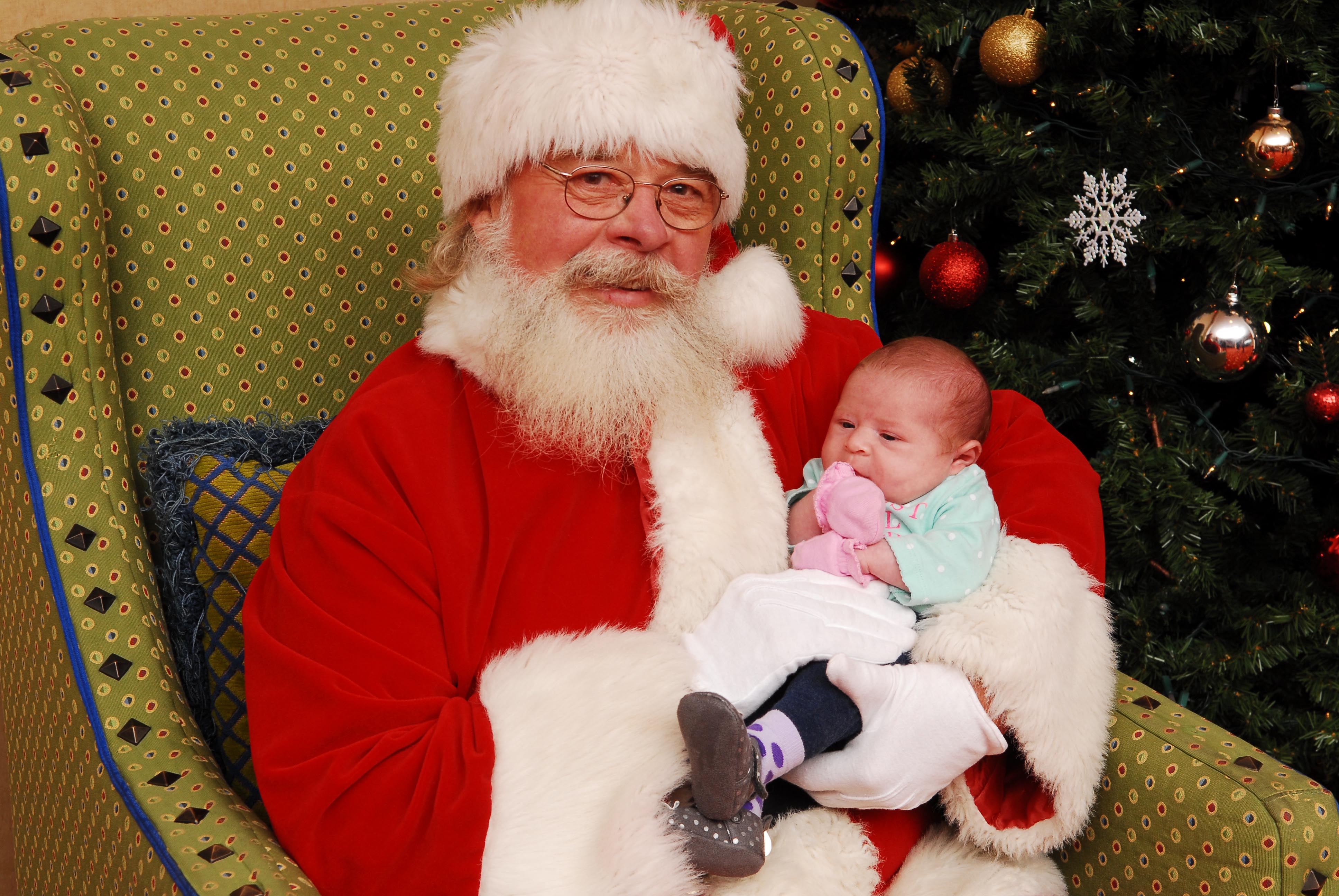SantaPaws_2014_VBM_0004.jpg