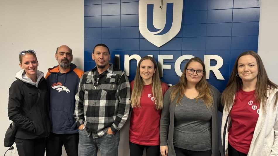 Unifor opens action centre to assist auto and auto parts workers in the Niagara region