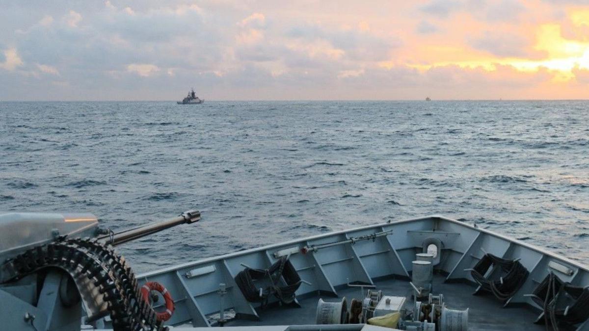 Navy intercepts two Russian ships in English Channel