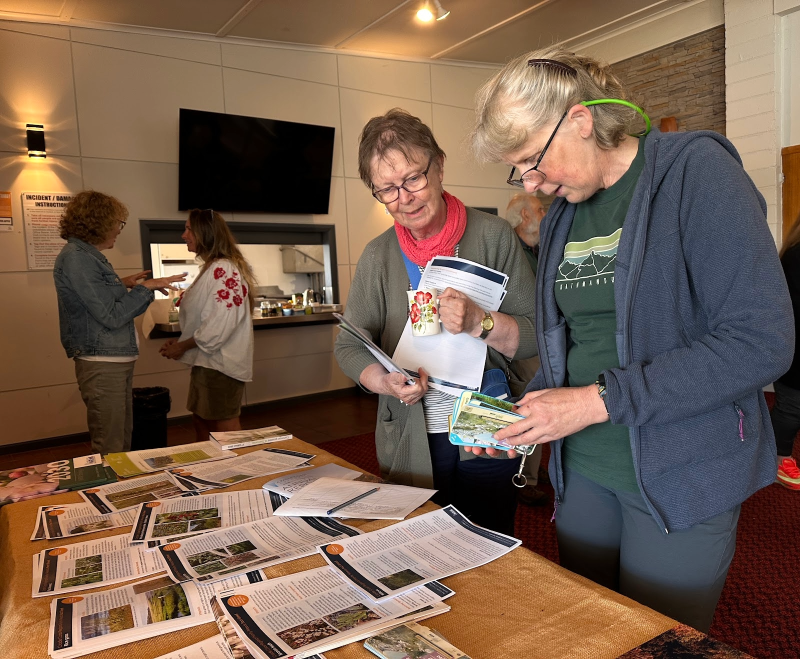 Landcarers unite in Ulverstone for weeds workshop