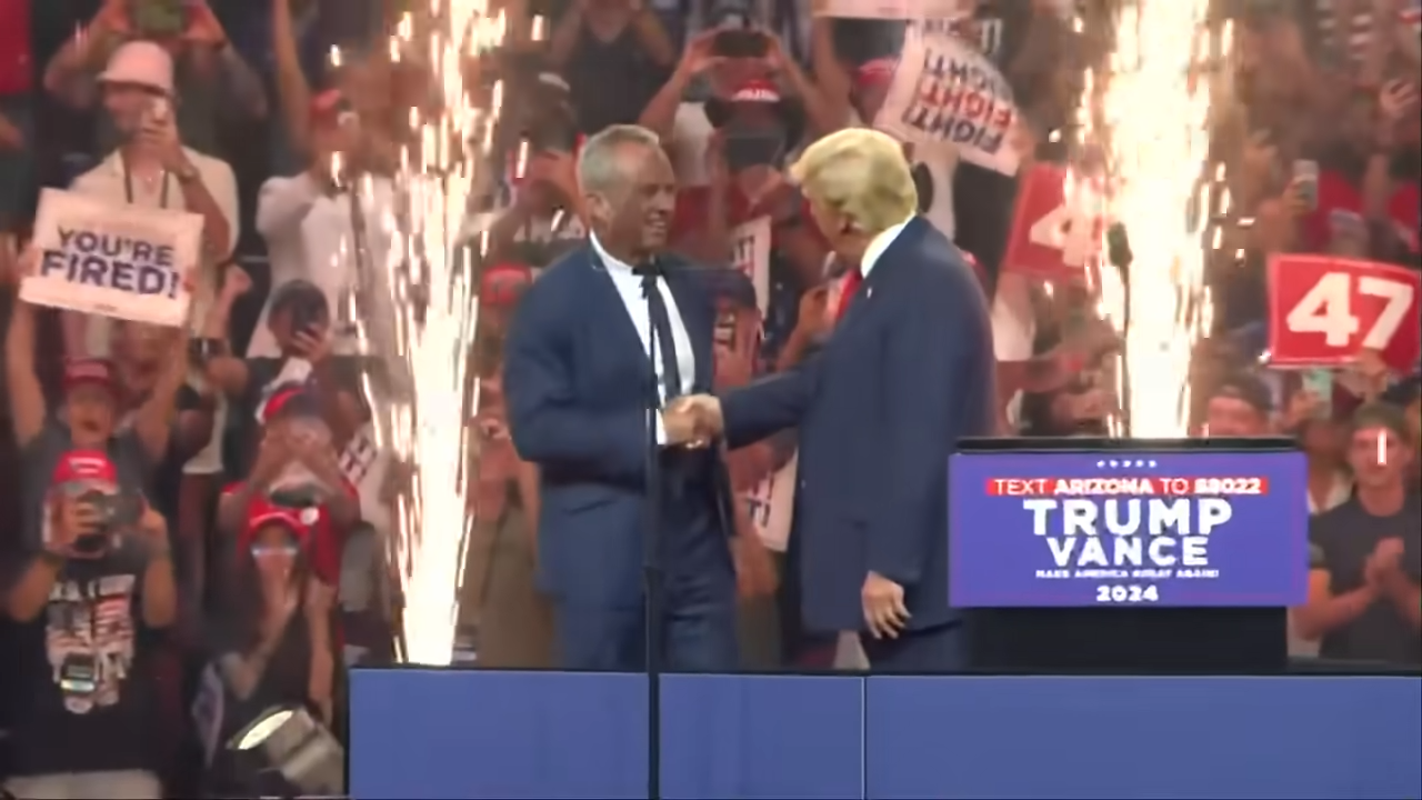 RFK Jr and Trump rally together for the first time!