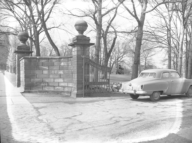 A car at the Rolph Gates in 1945.