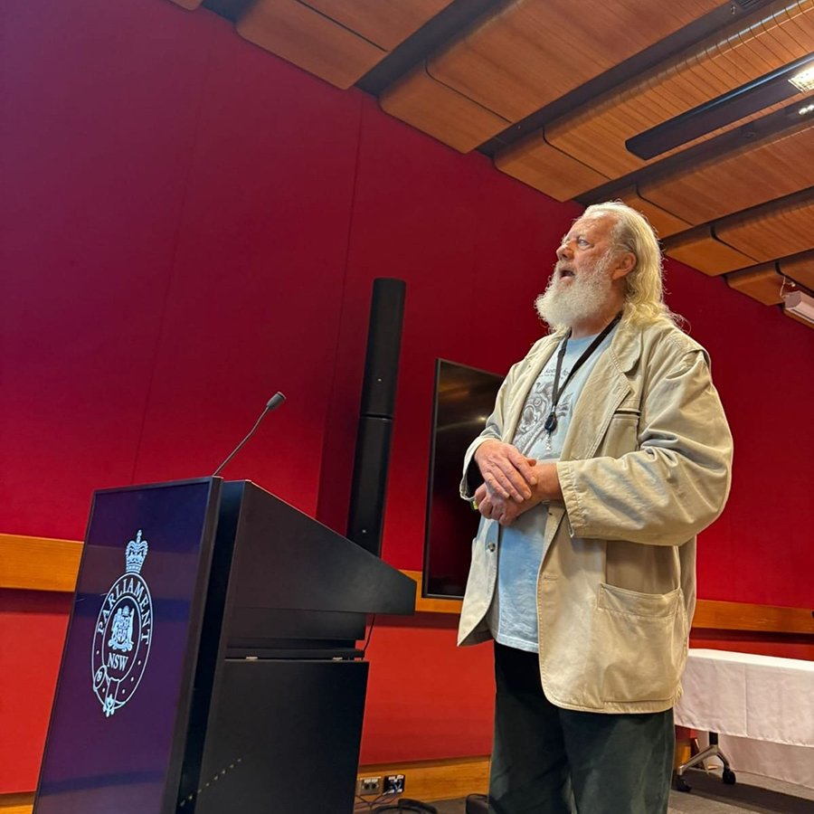 Dailan Pugh OAM presents Richmond River Koala Parks proposal to the NSW State Parliament Dailan Pugh OAM