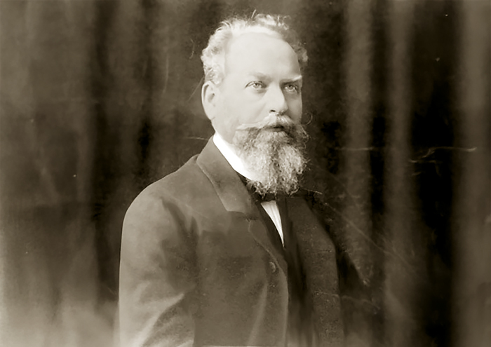 Edmund_Husserl_1900.jpg