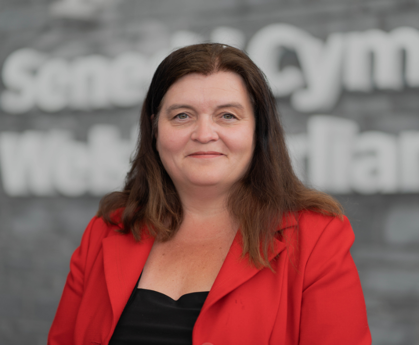 Sioned Williams AS yu allan y Senedd