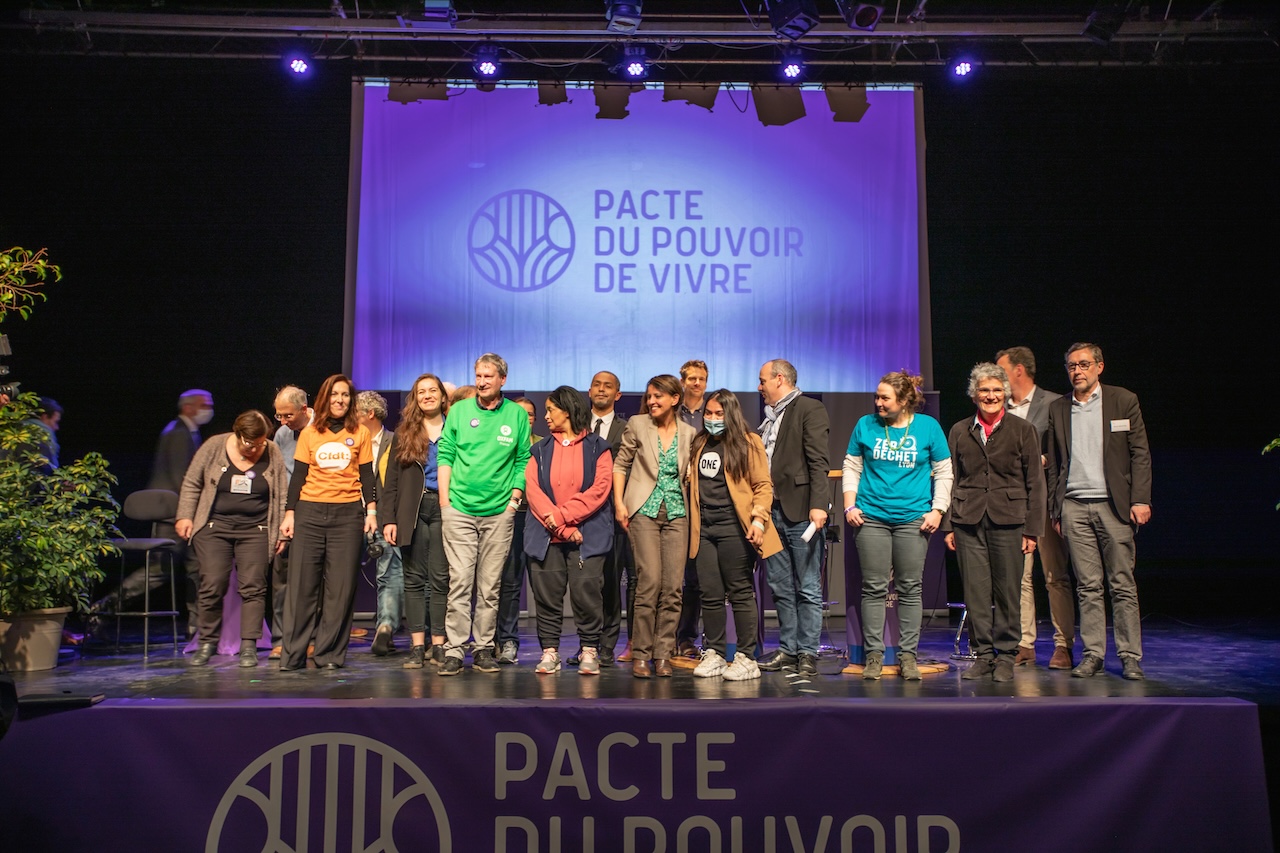 Le groupe local Lyon-Rhône lors de l'évènement à Vaulx-en-Velin en 2022