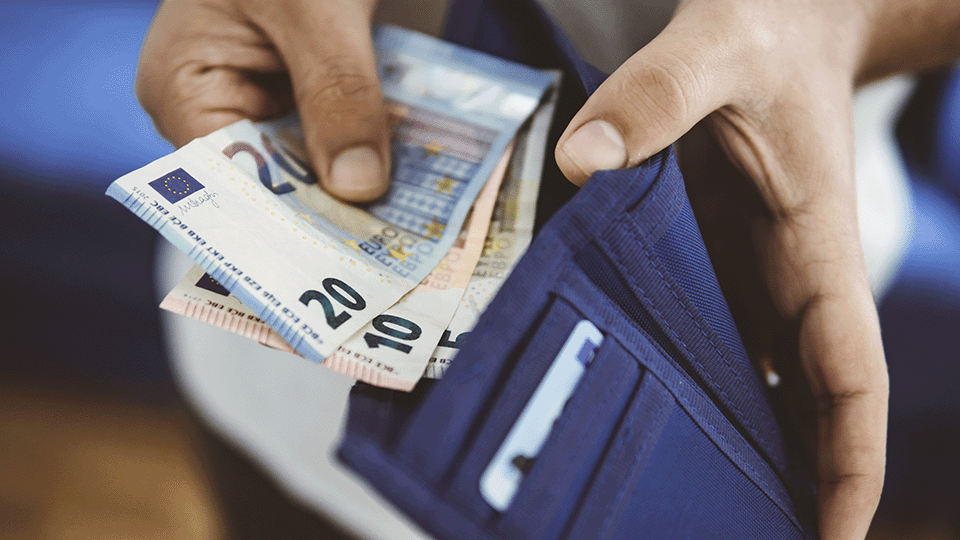 Des salaires rabotés