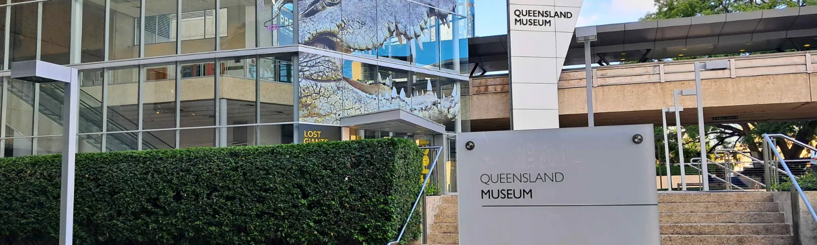 A new report shows that Queensland Museum has accepted more than $10.25 million from Shell's QGC gas business since 2015