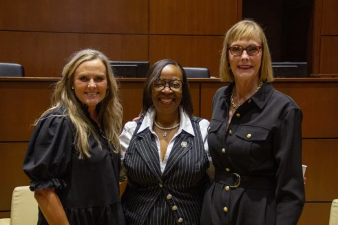 Pictured: Jennifer McCormick (L), Sharon Tucker, and Suzanne Crouch took part in the AVOW “Food for Thought” discussion. 
