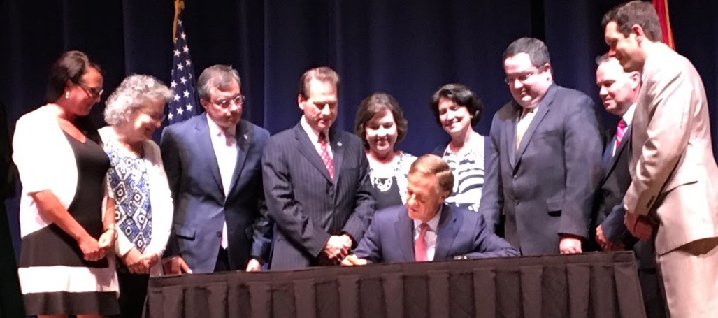 Gov_Haslam_Signing_TN_Infants_Protection_Act_June_2017.jpg