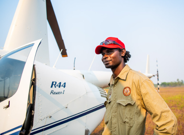 Stanley Tipungwuti preparing for aerial burning. Photo: Annette Ruzicka.